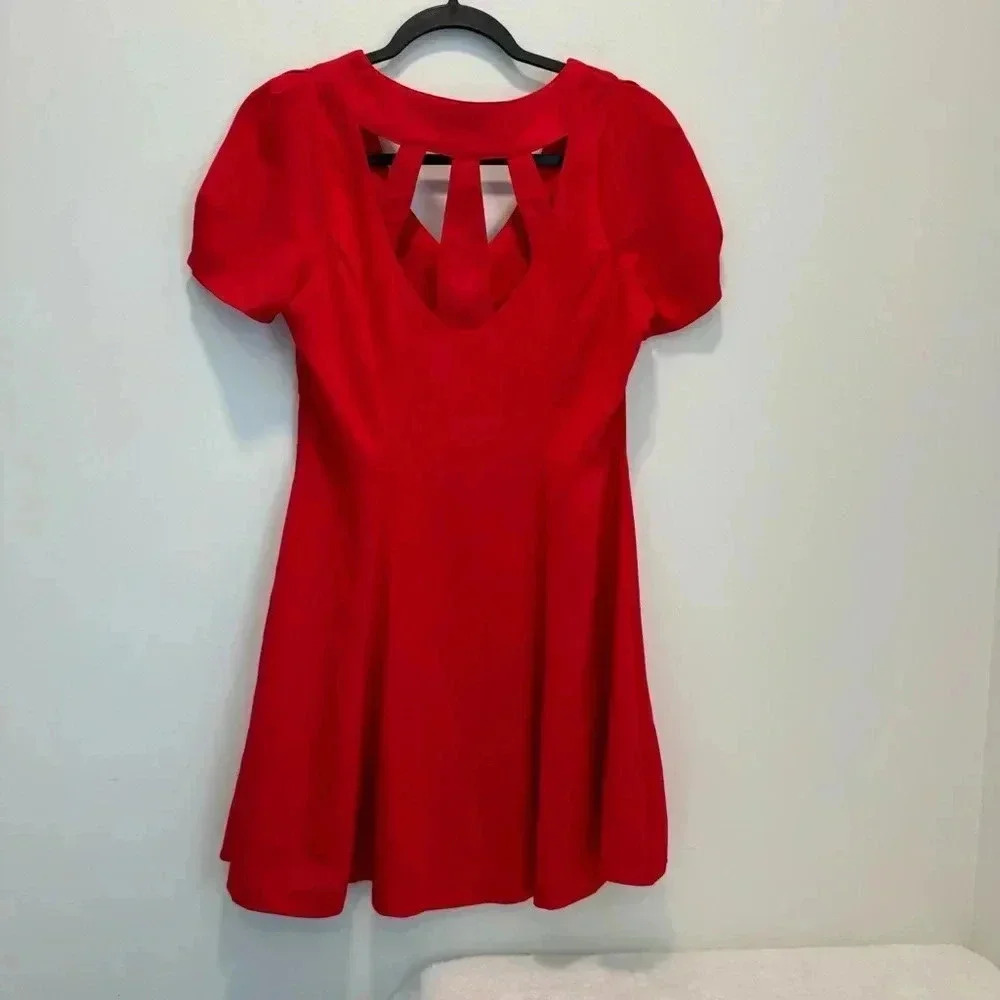 Dress Forum - dress size M - Picture 5 of 10